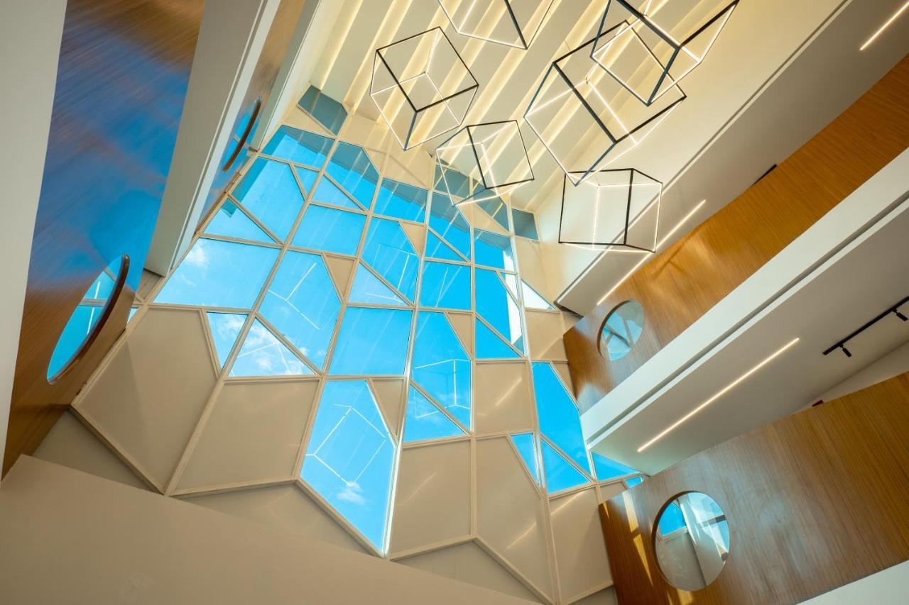 Clubway Grand A Boutique Hotel Джорхат Экстерьер фото