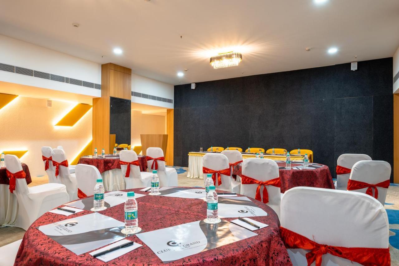 Clubway Grand A Boutique Hotel Джорхат Экстерьер фото