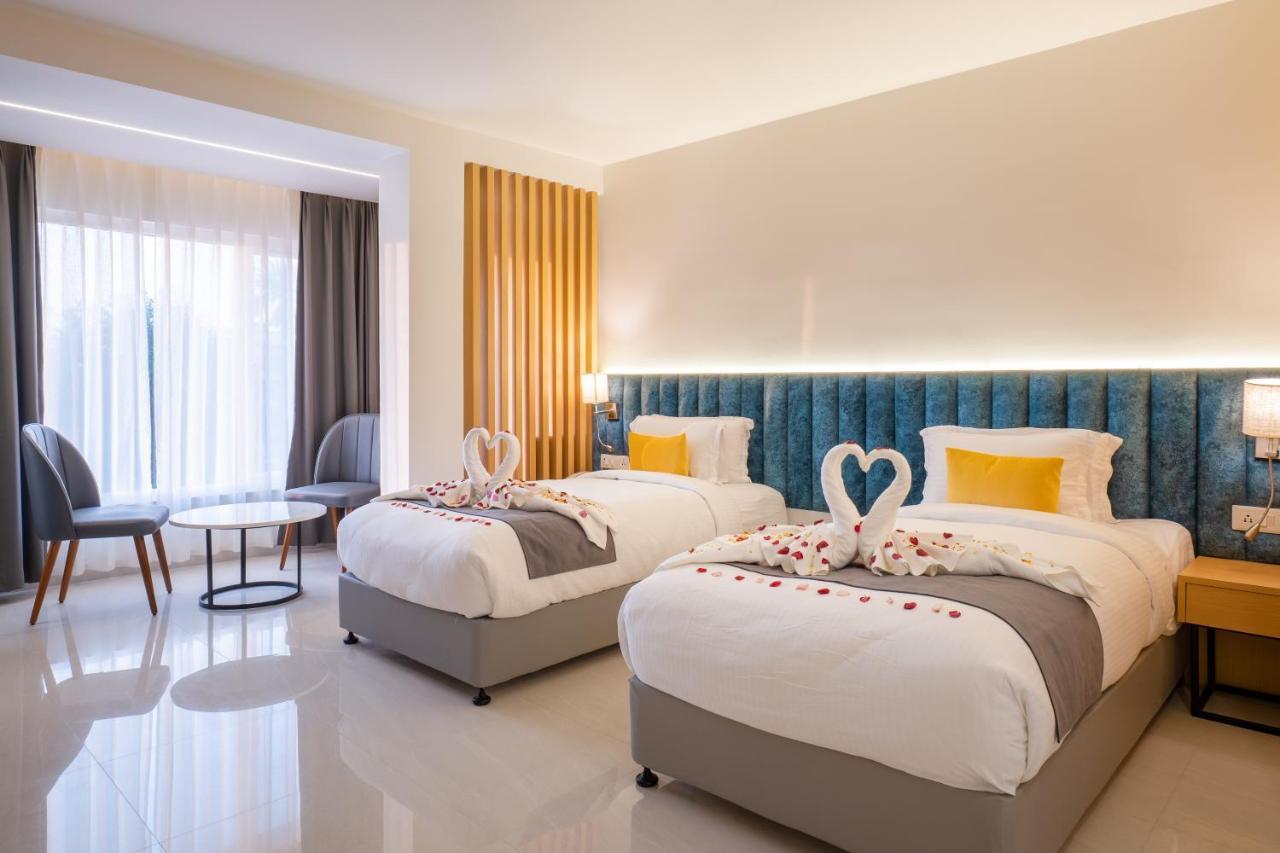 Clubway Grand A Boutique Hotel Джорхат Экстерьер фото