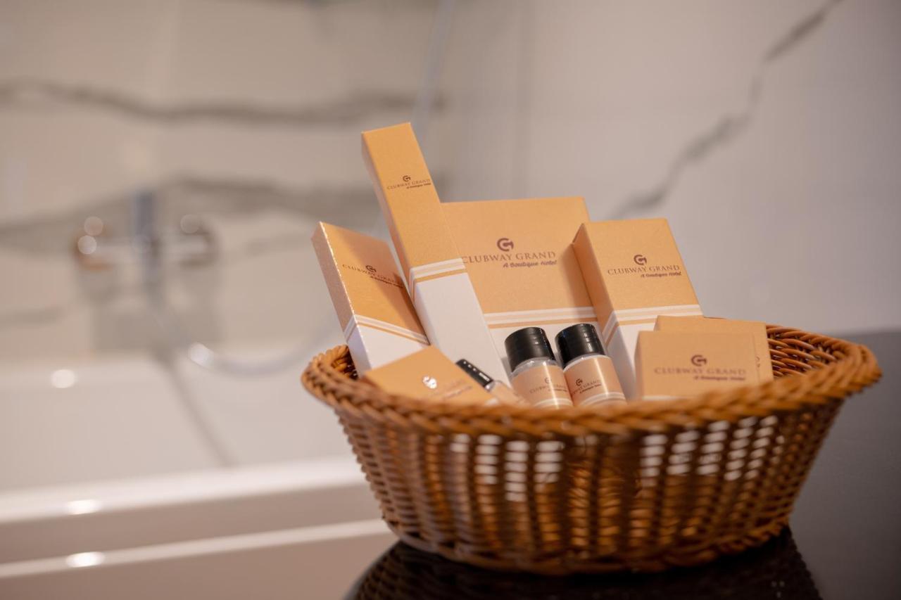 Clubway Grand A Boutique Hotel Джорхат Экстерьер фото