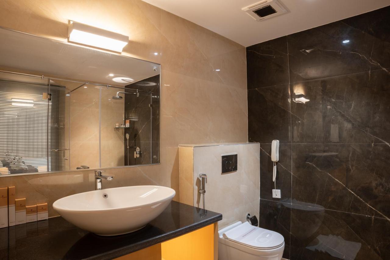 Clubway Grand A Boutique Hotel Джорхат Экстерьер фото