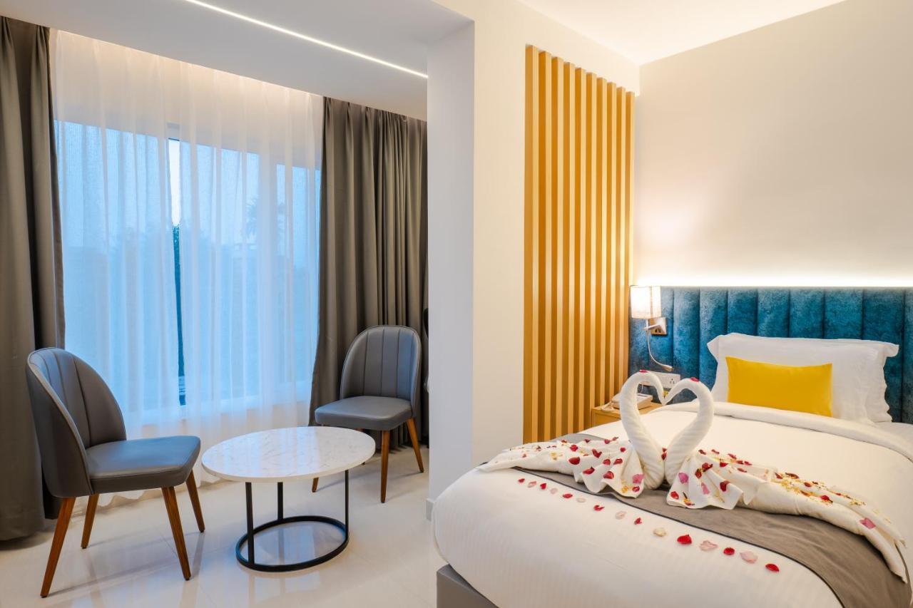 Clubway Grand A Boutique Hotel Джорхат Экстерьер фото