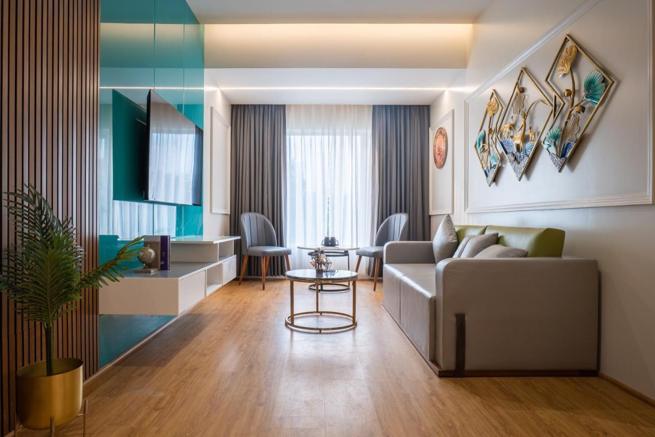 Clubway Grand A Boutique Hotel Джорхат Экстерьер фото