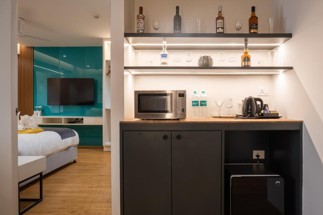 Clubway Grand A Boutique Hotel Джорхат Экстерьер фото