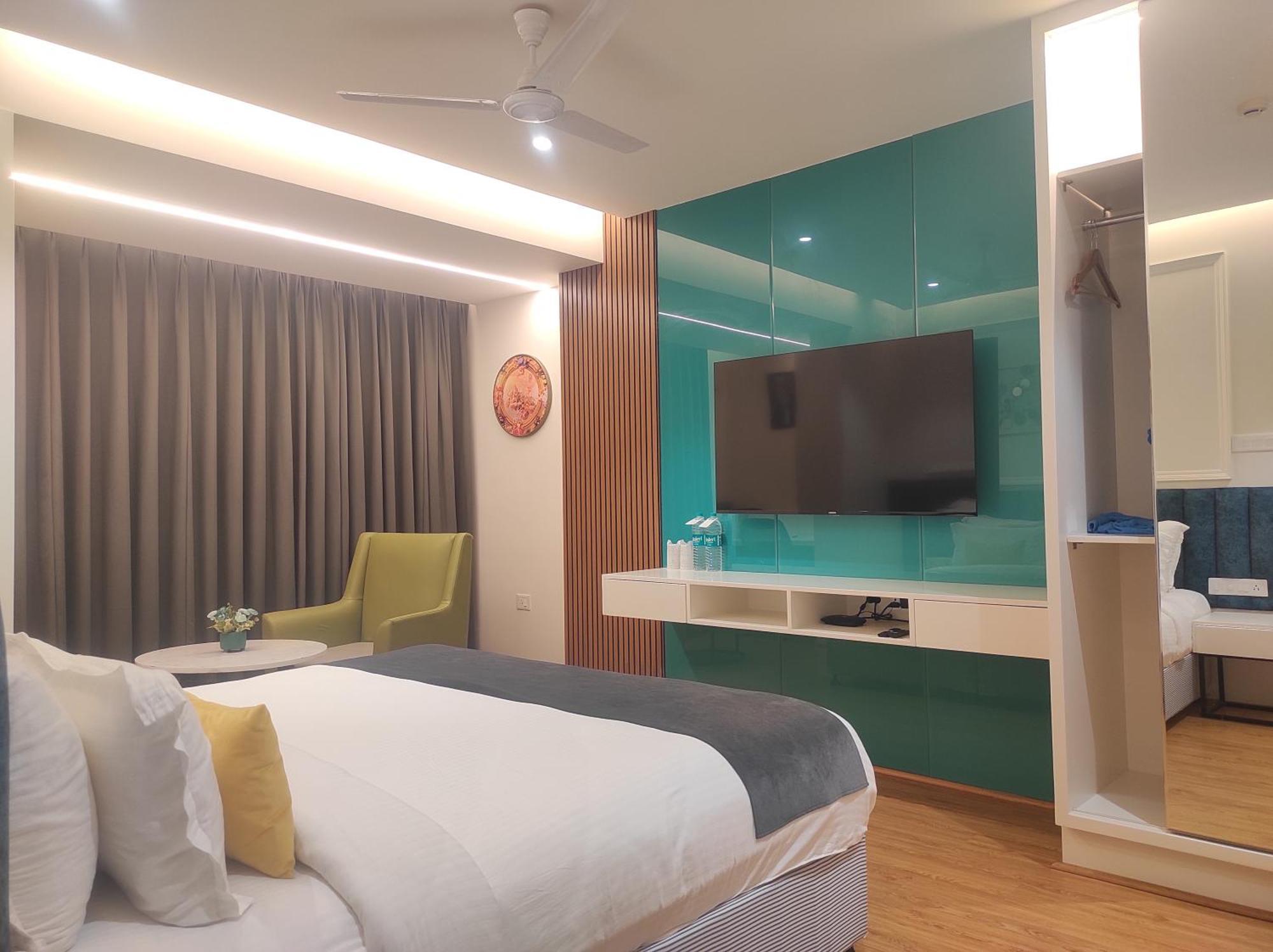 Clubway Grand A Boutique Hotel Джорхат Экстерьер фото