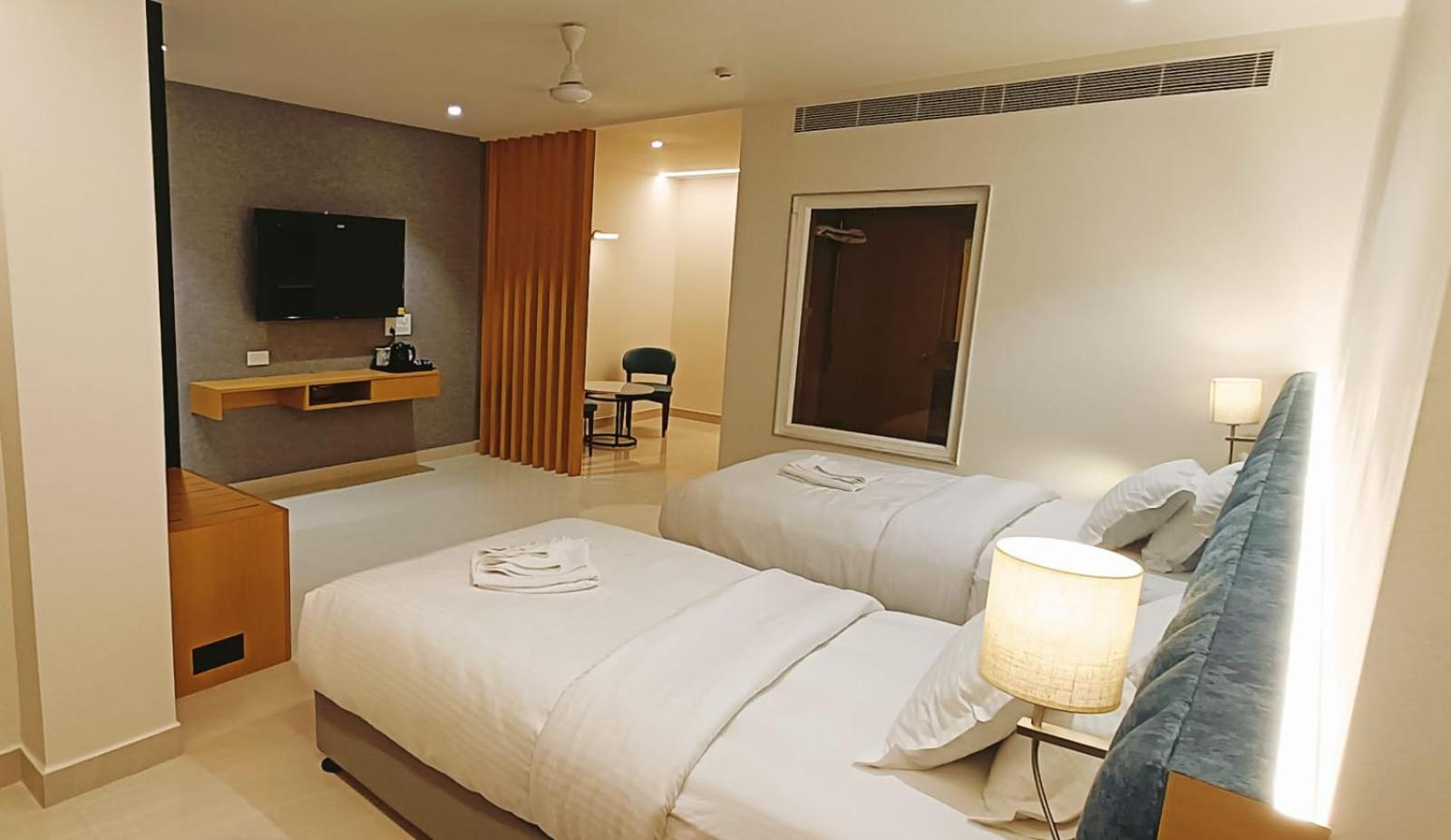 Clubway Grand A Boutique Hotel Джорхат Экстерьер фото